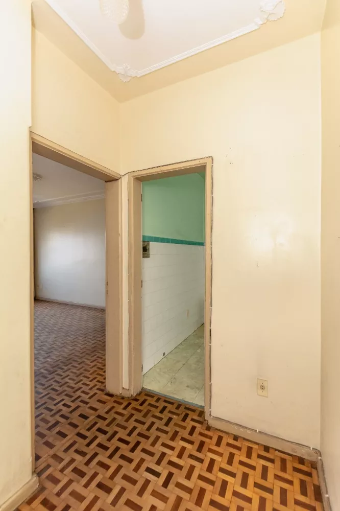 Apartamento à venda com 3 quartos, 105m² - Foto 2