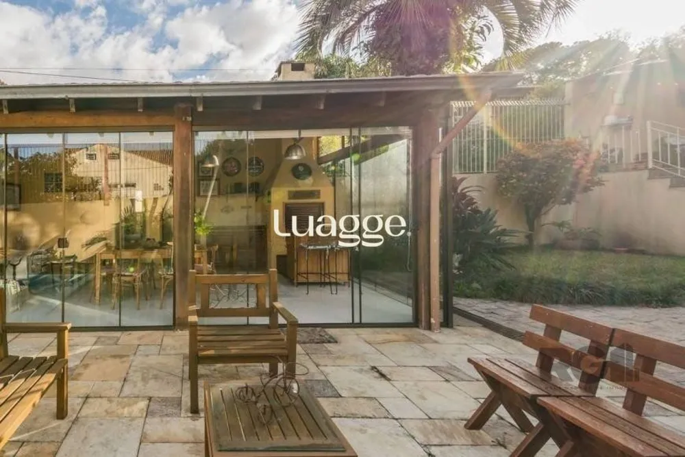 Casa, 5 quartos, 251 m² - Foto 1