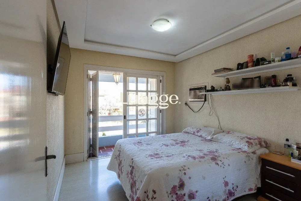 Casa, 4 quartos, 237 m² - Foto 4