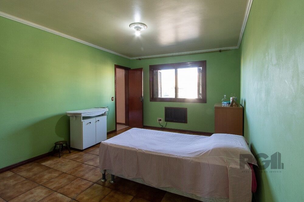 Casa à venda com 3 quartos, 287m² - Foto 2