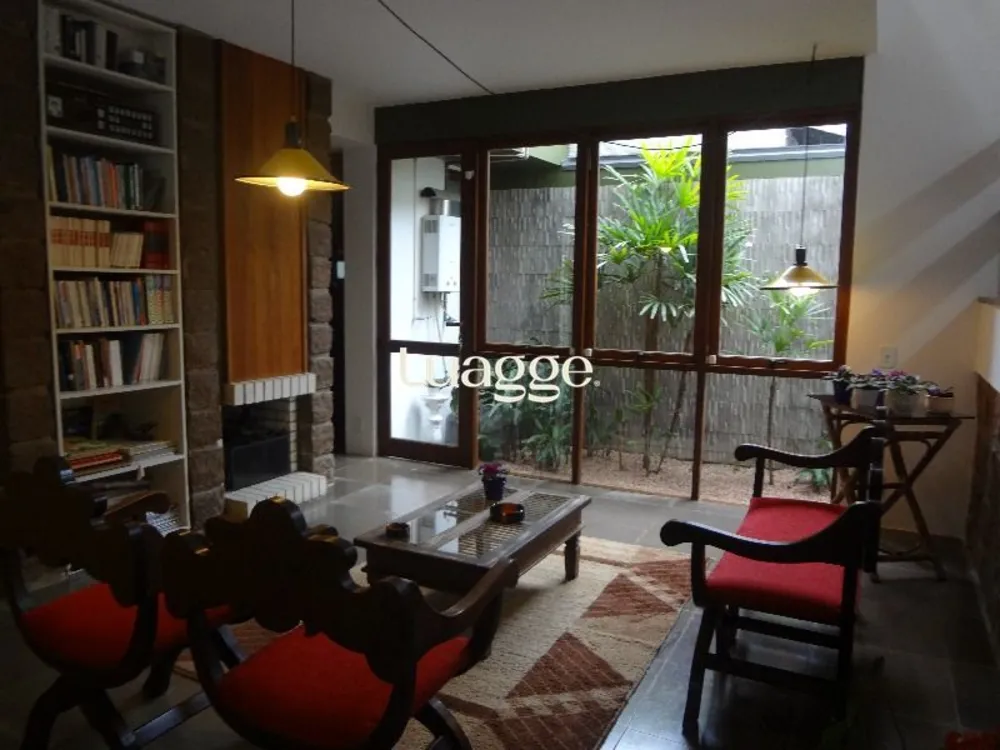 Casa, 3 quartos, 269 m² - Foto 1