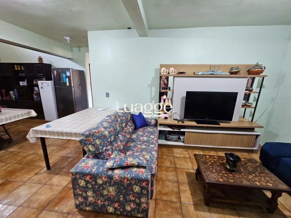 Casa, 4 quartos, 221 m² - Foto 2