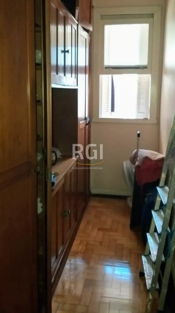 Apartamento à venda com 3 quartos, 189m² - Foto 2