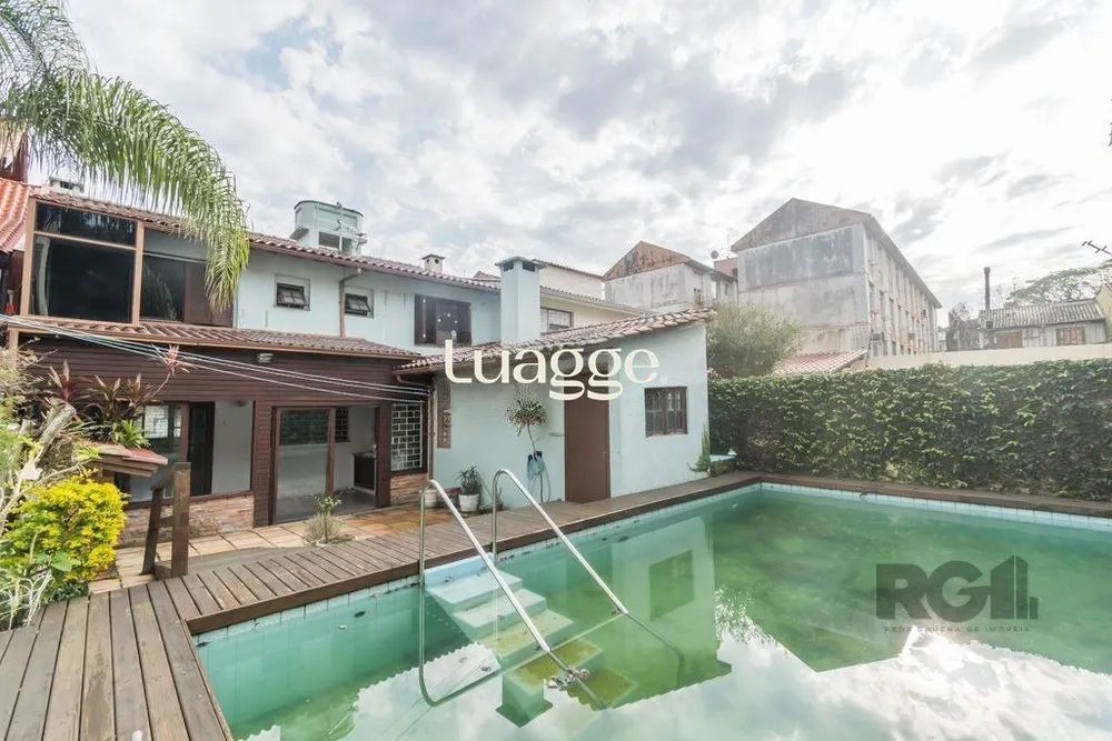 Casa, 4 quartos, 243 m² - Foto 1