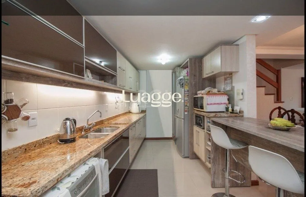 Casa, 3 quartos, 257 m² - Foto 1