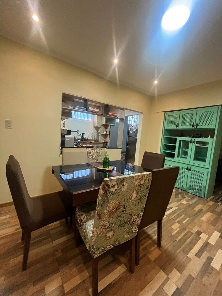 Casa à venda com 2 quartos, 180m² - Foto 2