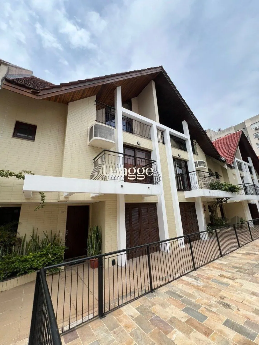 Casa, 3 quartos, 221 m² - Foto 2