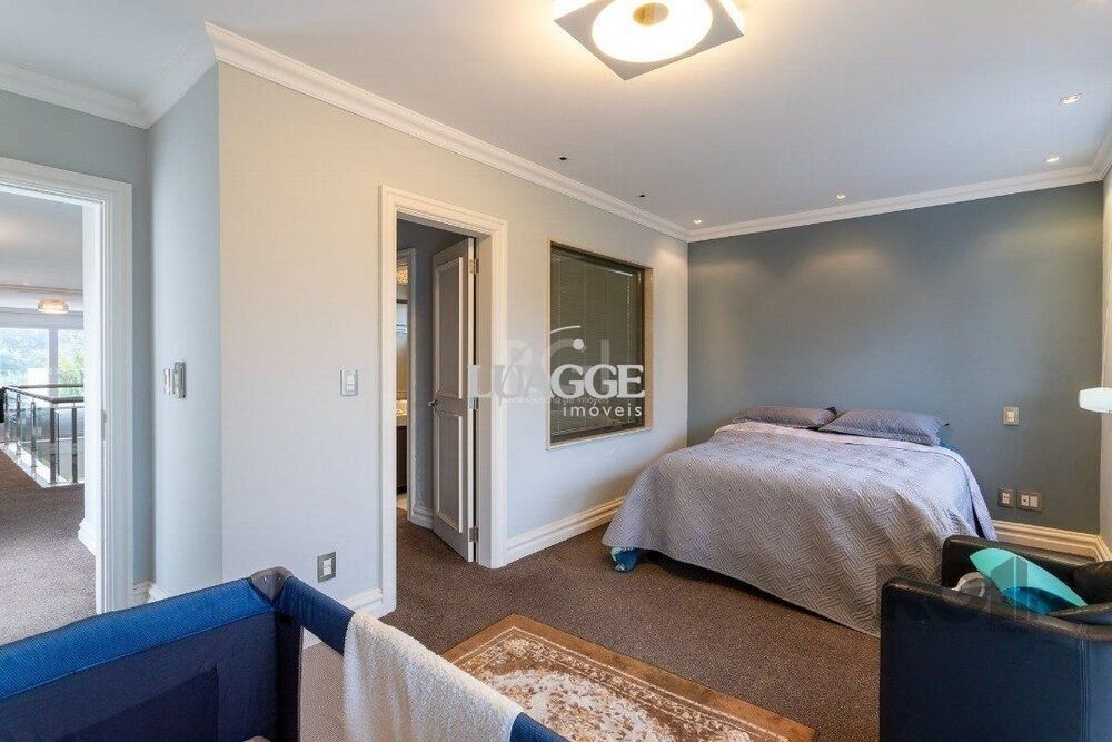 Casa de Condomínio à venda com 3 quartos, 422m² - Foto 4