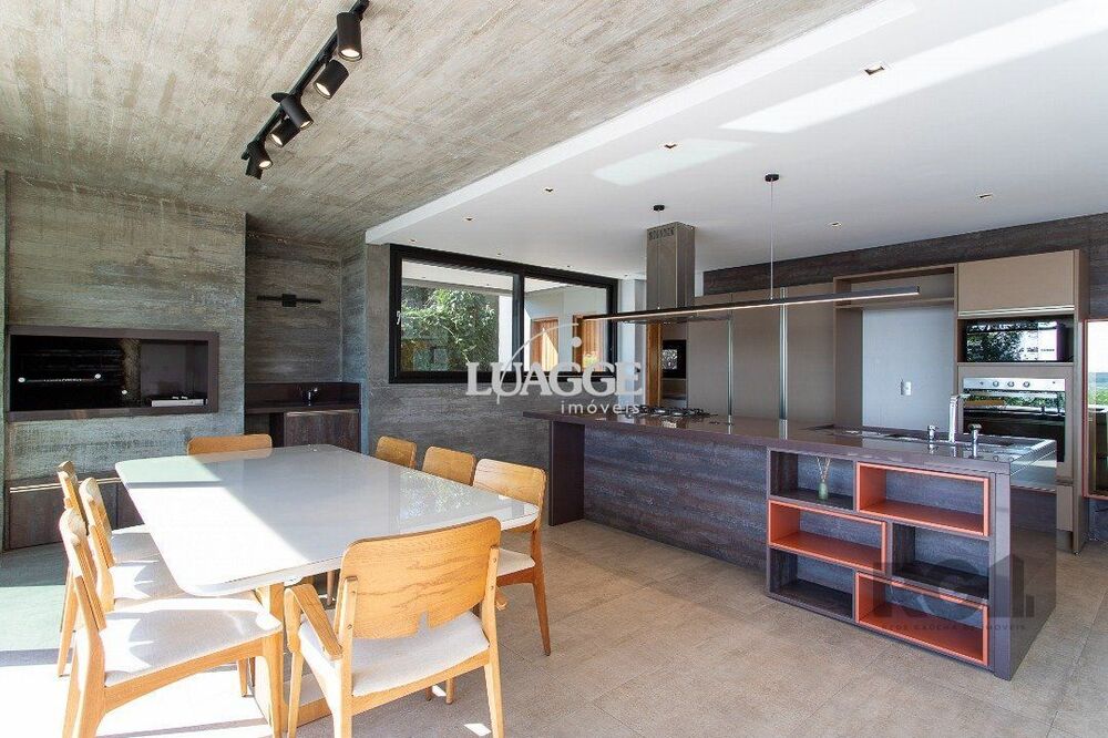 Casa de Condomínio à venda com 4 quartos, 443m² - Foto 1