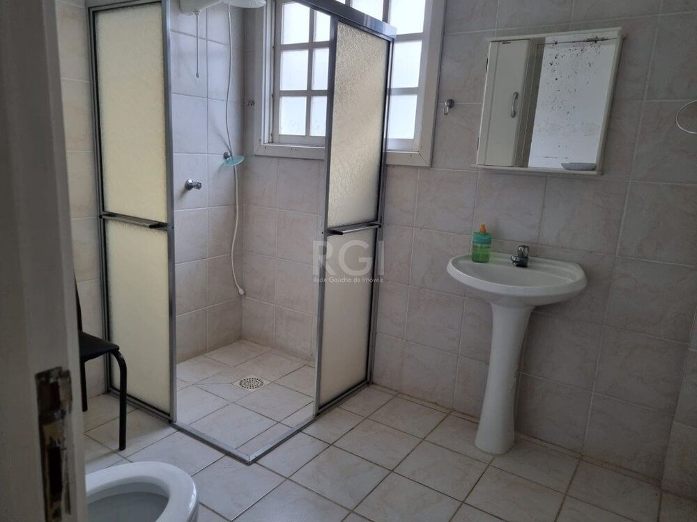 Casa à venda com 6 quartos, 233m² - Foto 4