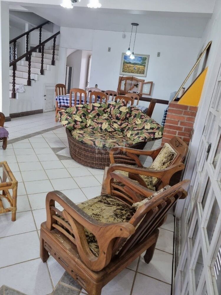Casa à venda com 6 quartos, 233m² - Foto 6