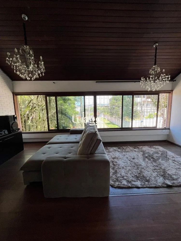 Casa, 3 quartos, 231 m² - Foto 1