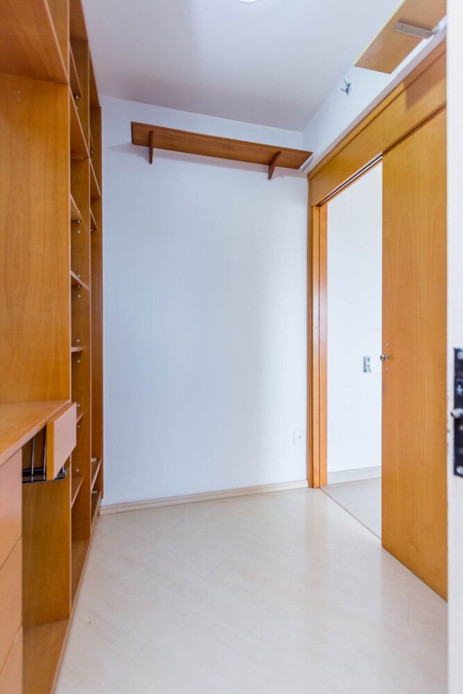 Apartamento à venda com 3 quartos, 121m² - Foto 2