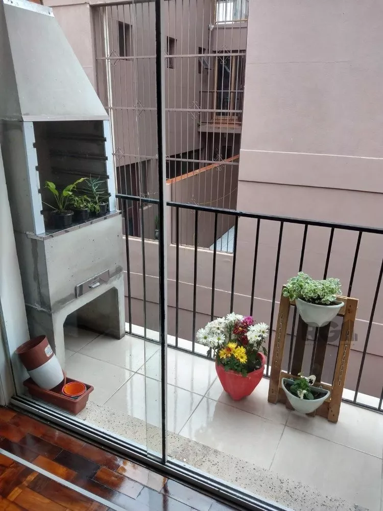 Apartamento à venda com 2 quartos, 70m² - Foto 1