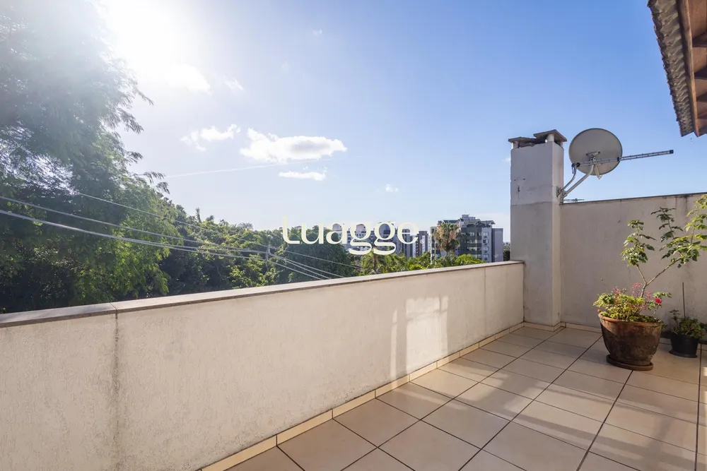 Casa, 3 quartos, 215 m² - Foto 1