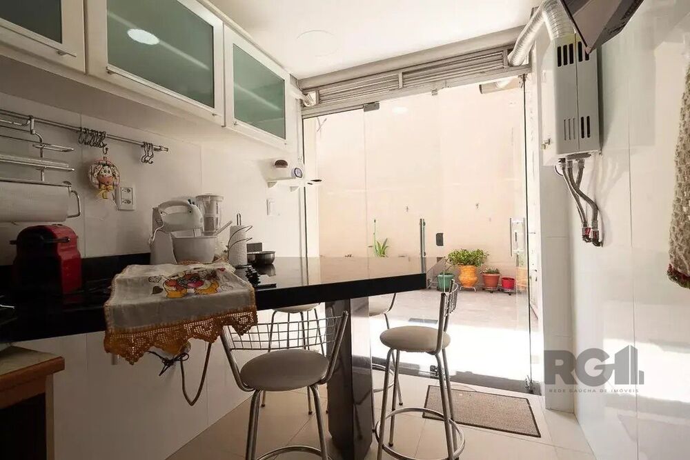 Apartamento à venda com 2 quartos, 66m² - Foto 2