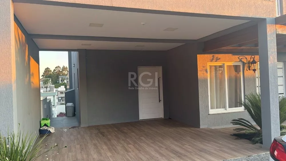 Casa de Condomínio à venda com 3 quartos, 239m² - Foto 2