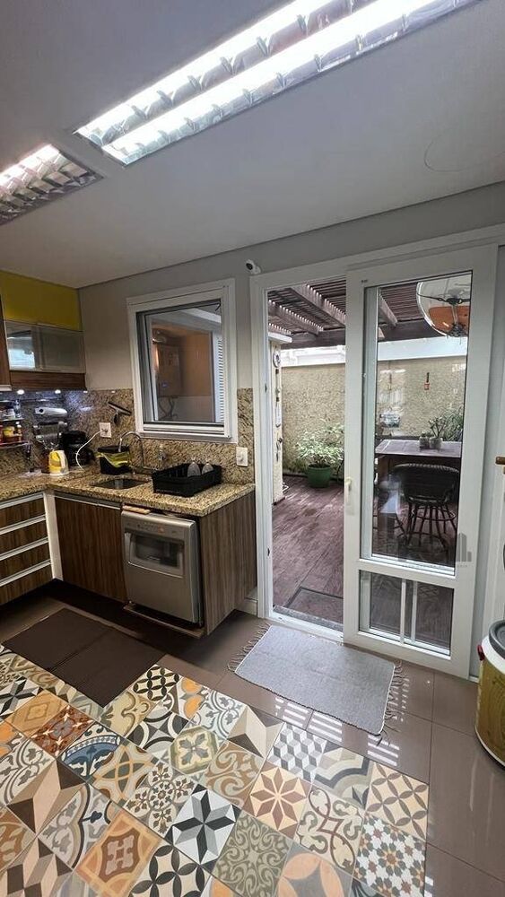 Casa de Condomínio à venda com 2 quartos, 108m² - Foto 1