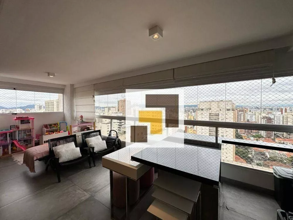 Apartamento à venda com 3 quartos, 140m² - Foto 1