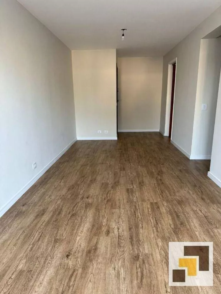 Apartamento à venda com 2 quartos, 75m² - Foto 2