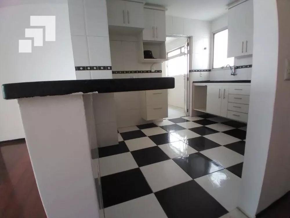 Apartamento à venda com 3 quartos, 94m² - Foto 3