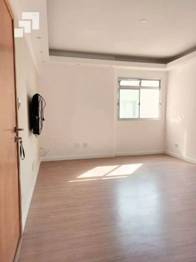 Apartamento à venda com 2 quartos, 75m² - Foto 1