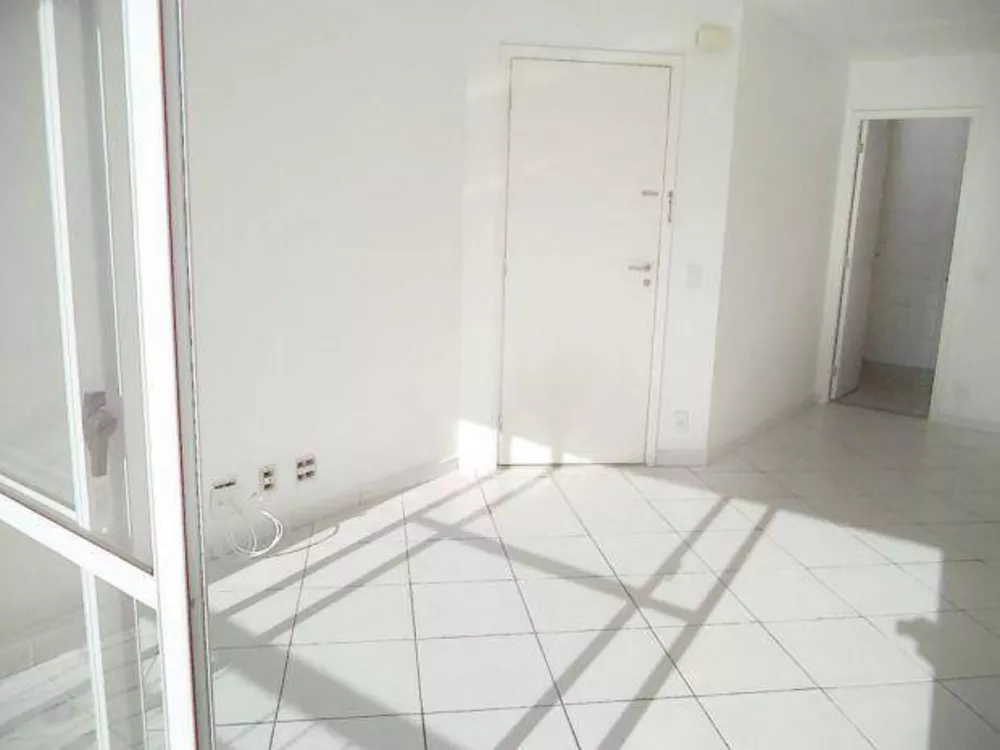 Apartamento para alugar com 3 quartos, 78m² - Foto 3