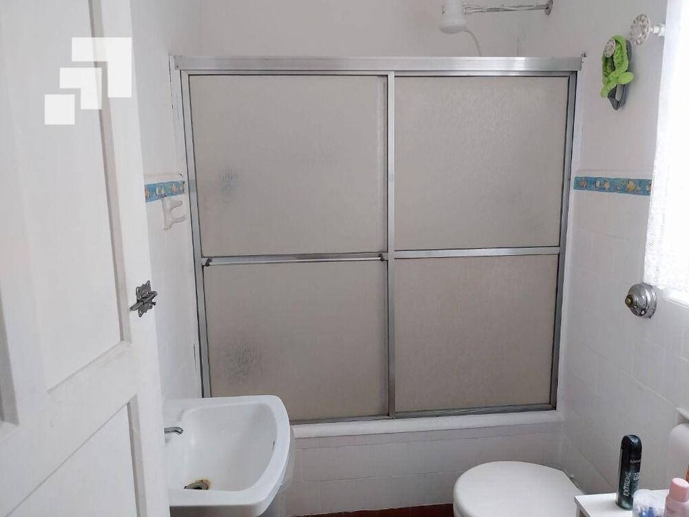 Casa à venda com 2 quartos, 120m² - Foto 3
