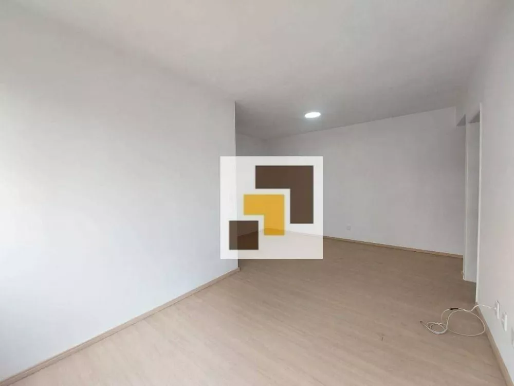 Apartamento para alugar com 3 quartos, 80m² - Foto 3