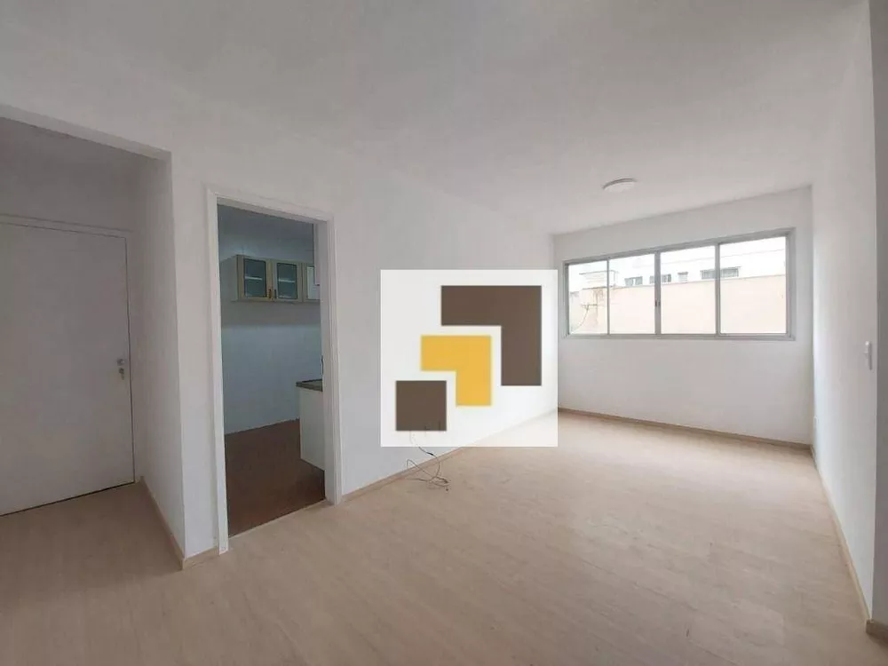 Apartamento para alugar com 3 quartos, 80m² - Foto 2