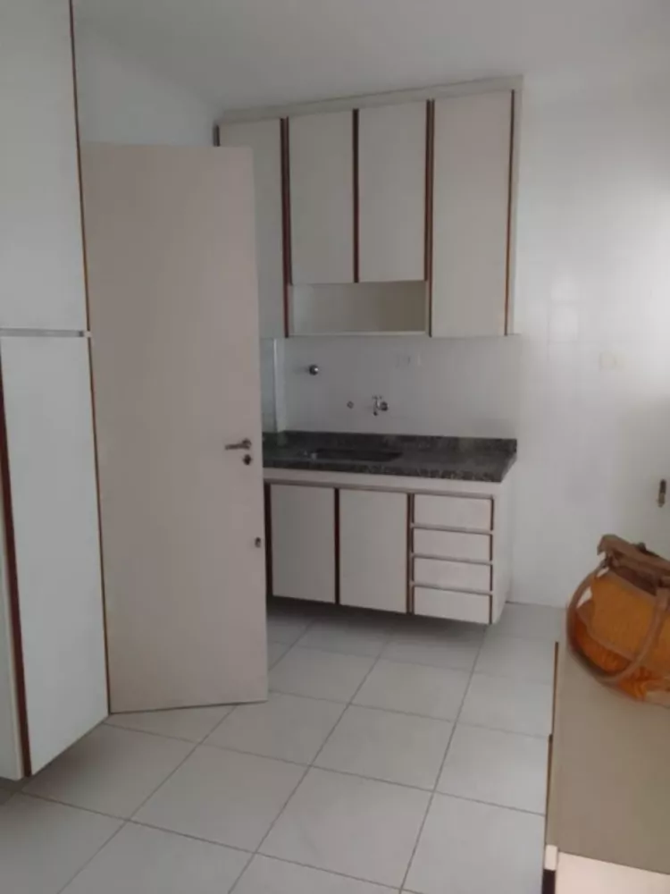 Apartamento à venda com 3 quartos, 110m² - Foto 3