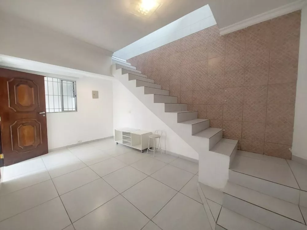 Casa para alugar com 2 quartos, 100m² - Foto 1