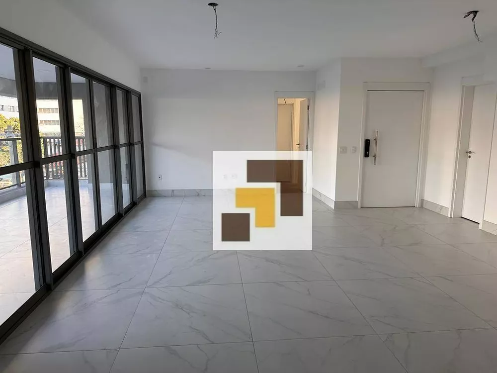 Apartamento à venda com 4 quartos, 156m² - Foto 1