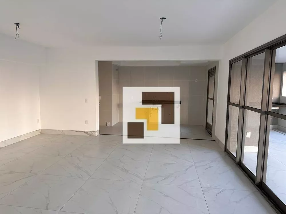 Apartamento à venda com 4 quartos, 156m² - Foto 4