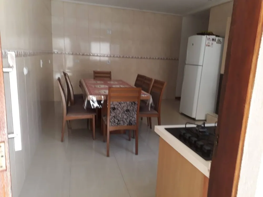 Casa, 3 quartos, 220 m² - Foto 2