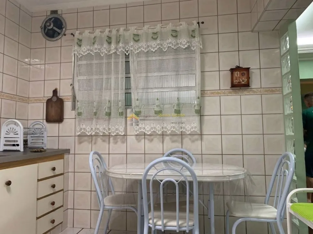 Sobrado, 3 quartos, 228 m² - Foto 4
