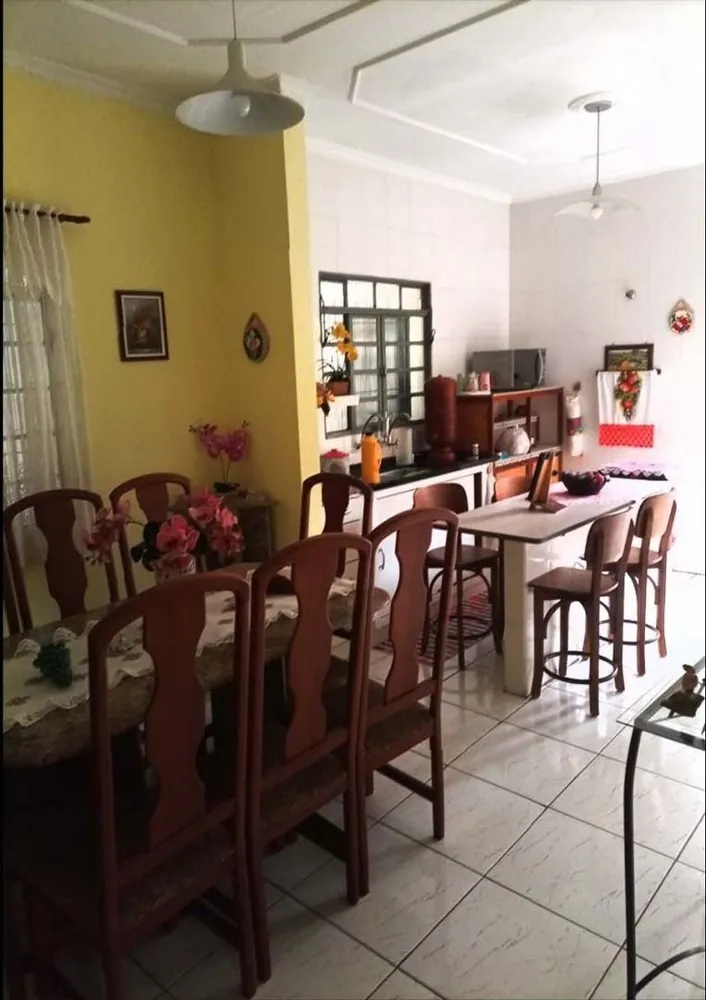 Casa, 6 quartos, 157 m² - Foto 2