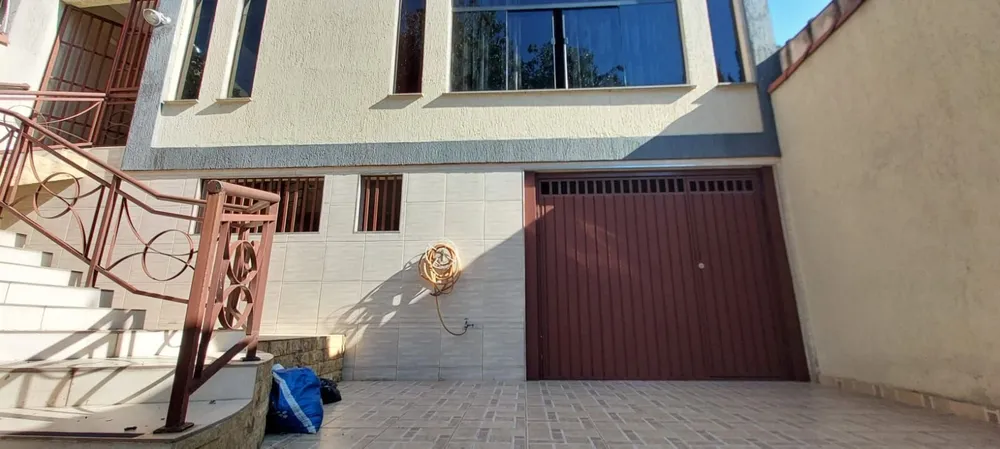 Sobrado, 3 quartos, 368 m² - Foto 1