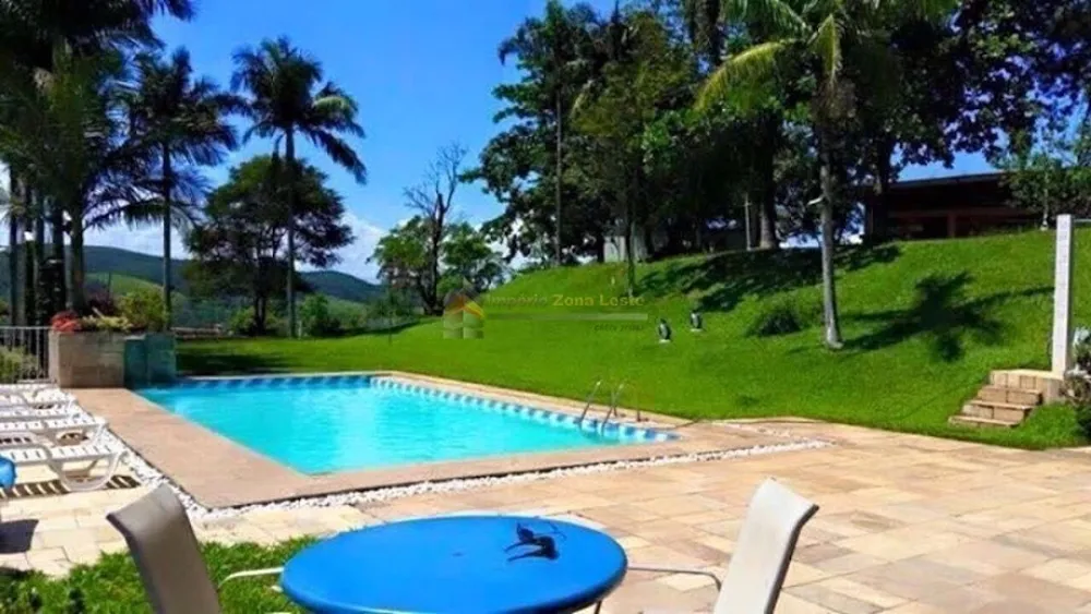 Sítio, 8 quartos, 1300 m² - Foto 1