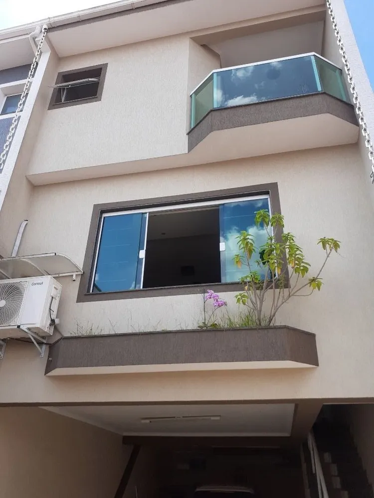 Sobrado, 3 quartos, 176 m² - Foto 1