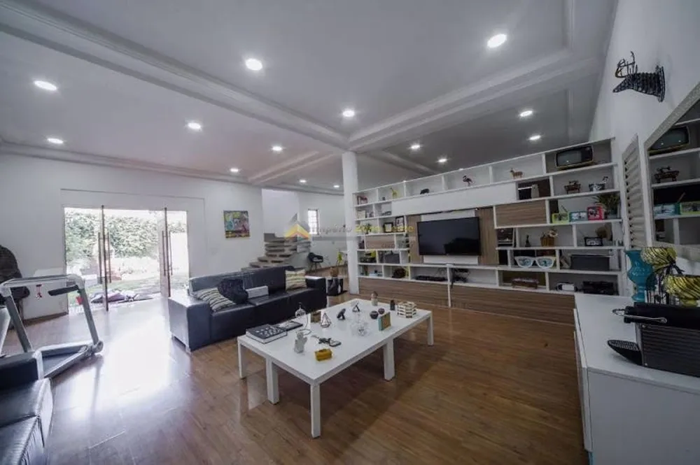 Sobrado, 2 quartos, 280 m² - Foto 1