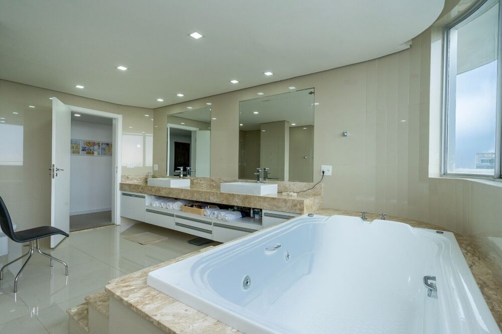 Cobertura à venda com 4 quartos, 756m² - Foto 1
