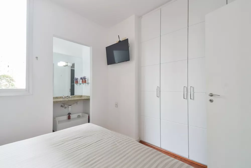 Apartamento à venda com 2 quartos, 70m² - Foto 4