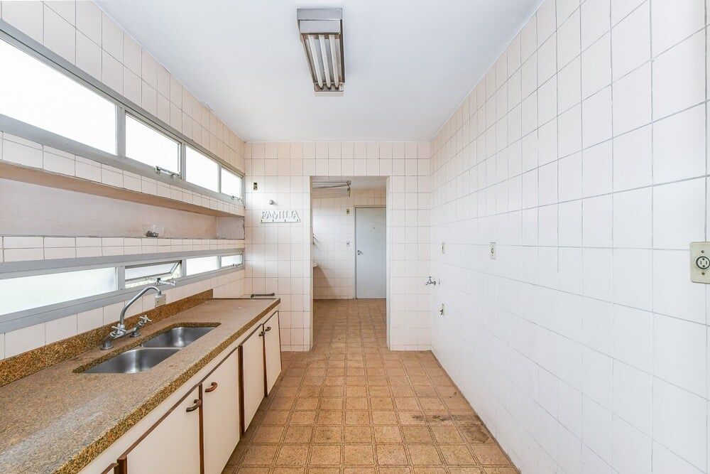 Apartamento à venda com 3 quartos, 142m² - Foto 3
