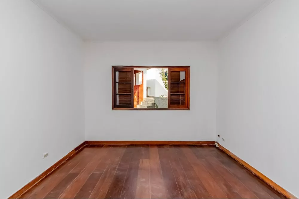 Casa à venda com 3 quartos, 250m² - Foto 4