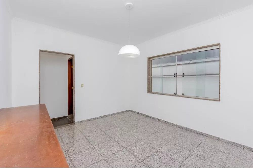 Casa à venda com 3 quartos, 250m² - Foto 2