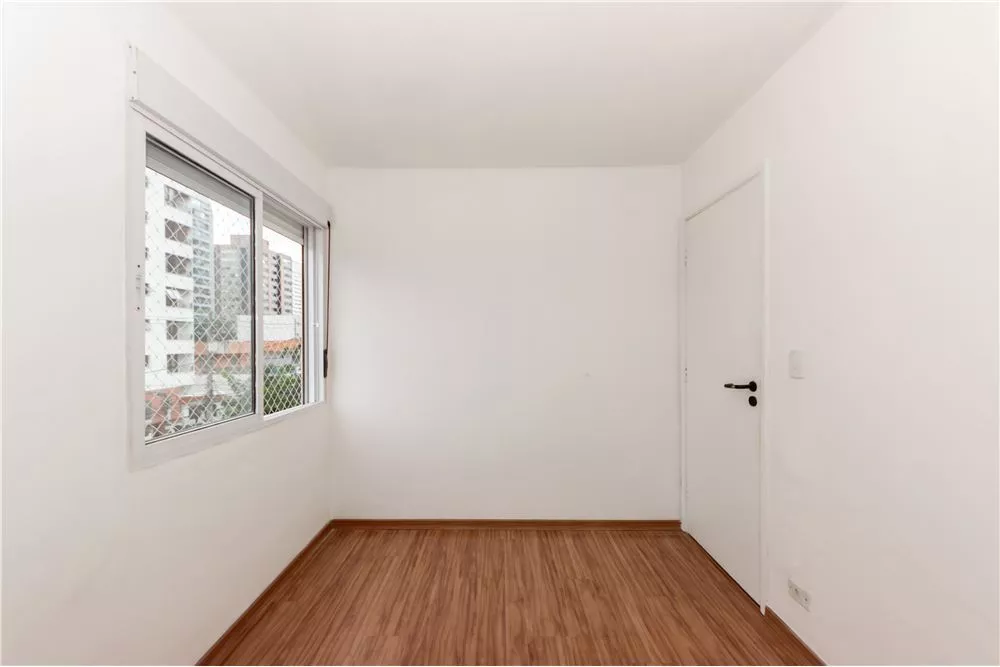 Apartamento à venda com 2 quartos, 70m² - Foto 3