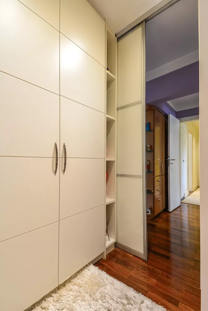 Apartamento à venda com 3 quartos, 177m² - Foto 2