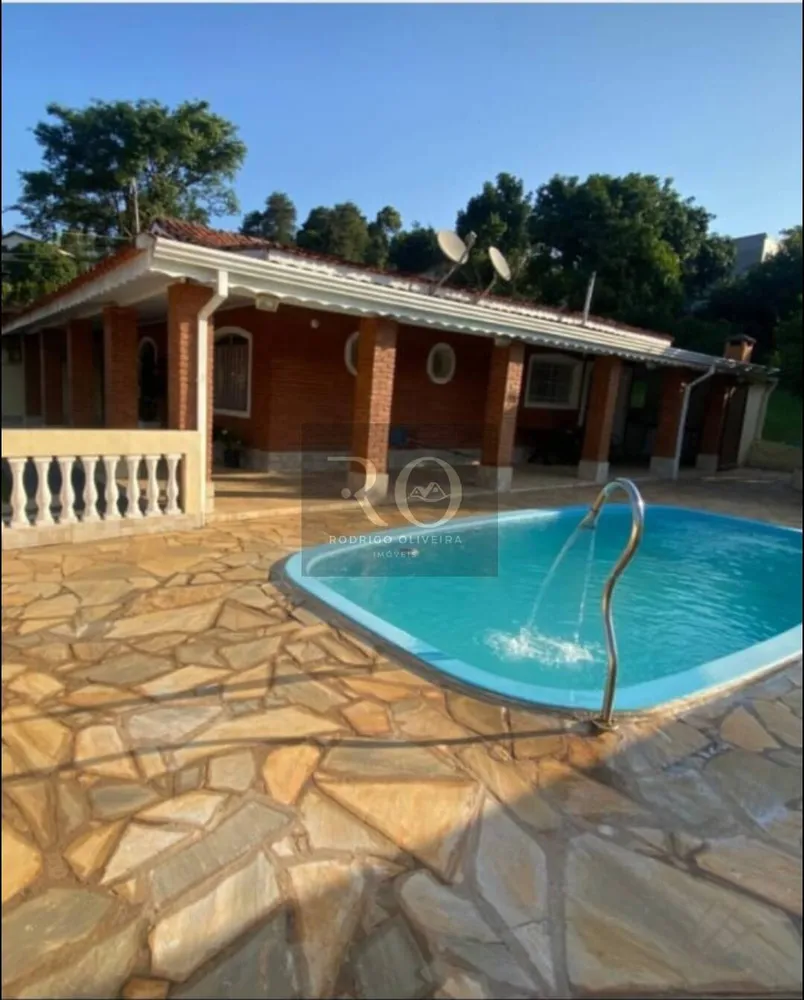 Chácara, 2 quartos, 1075 m² - Foto 1