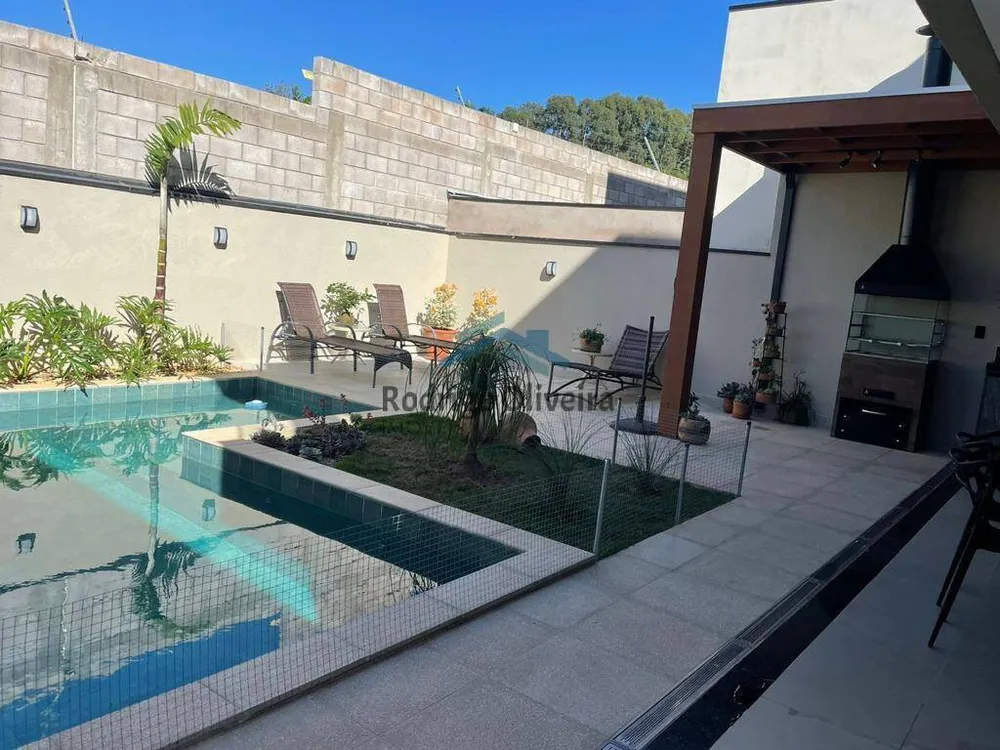 Casa, 4 quartos, 286 m² - Foto 1